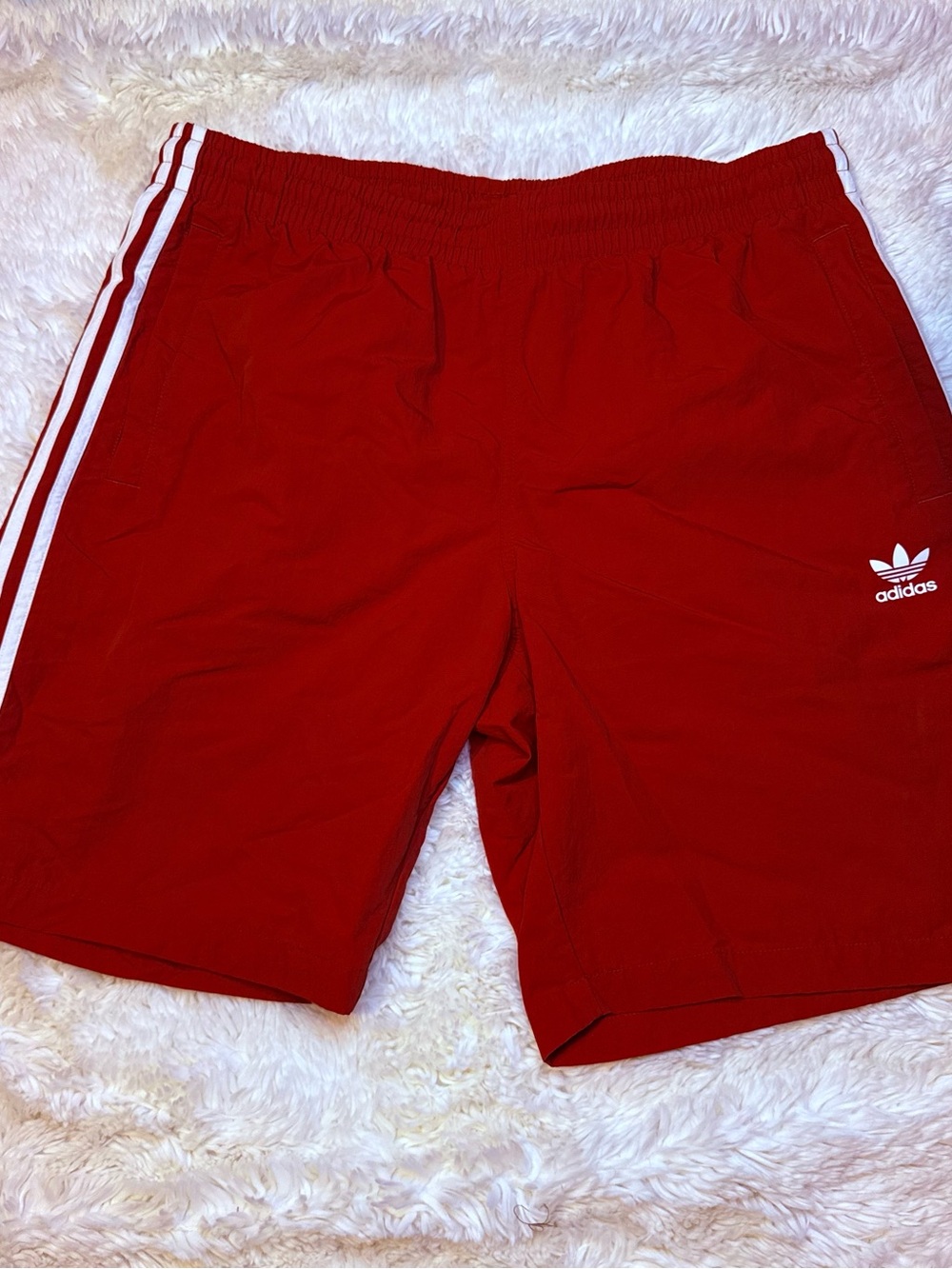 adidas Men's size XL Red Shorts 9” inseam zipper pockets mesh lined